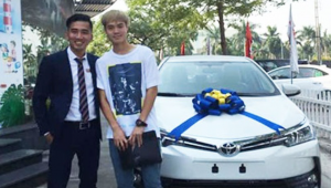 Cầu thủ Văn Toàn bất ngờ tậu Toyota Altis với giá từ 678 triệu VNĐ