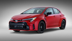 Toyota GR Corolla 2023: Hatchback hiệu suất cao mạnh 300 mã lực chính thức trình làng