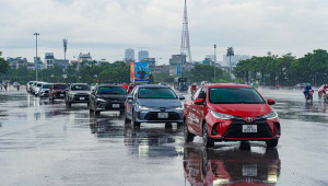Anh em nhà Toyota tề tựu đông đủ với diện mạo mới xuống phố Hà Nội