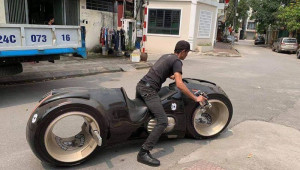 Cực phẩm “Tron Light Cycle” đầu tiên chính thức lăn bánh trên đường phố Hà Nội