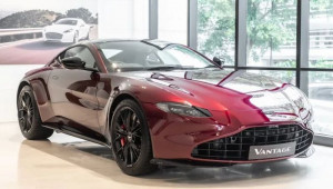 Aston Martin Vantage với lưới tản nhiệt hình vòm 