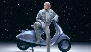 Vespa 946 phiên bản 'bạch xà' giới hạn 888 chiếc, sẽ có mặt tại Việt Nam dịp Tết 2025