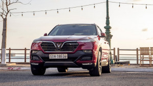 VinFast chính thức dừng kinh doanh xe ô tô chạy xăng