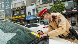 Hà Nội: Ô tô dừng, đỗ sai quy định sẽ bị dán thông báo phạt nguội lên kính từ ngày 15/12