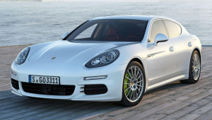 Volkswagen và Porsche bất ngờ phát lệnh triệu hồi 227.000 xe vì lỗi an toàn