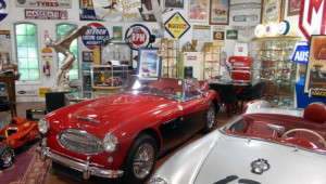 Đấu giá đồ vật mang thương hiệu 