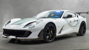 Cảnh sát Dubai bổ sung siêu xe Ferrari 812 Superfast độ Mansory độc bản vào đội hình tuần tra đắt giá