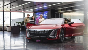 Khách hàng mua xe Cadillac có thể tùy biến mọi thứ, được tận mắt chiêm ngưỡng quá trình lắp ráp xe