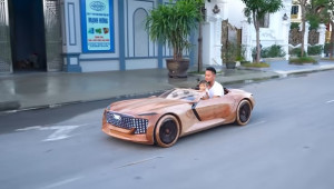 Ông bố Việt làm Skysphere Concept bằng gỗ tặng con được Audi gọi điện cảm ơn và bày tỏ sự thán phục