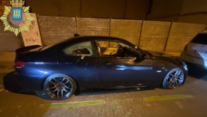 Ngăn cản con trai lái xe khi say xỉn, ông bố đã dùng cuốc đập nát chiếc BMW 3-Series