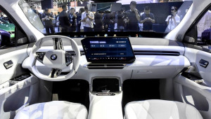 BMW bỏ nút bấm vật lý trên iX3 mới, chuyển hết sang điều khiển giọng nói và cảm ứng