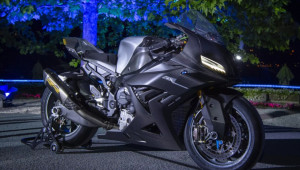 BMW trình làng Concept RR: Siêu mô tô ý tưởng phủ carbon, công suất hơn 227 mã lực