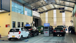 Nguy cơ tái diễn ùn tắc đăng kiểm ô tô ở các tỉnh, thành vào dịp cuối năm
