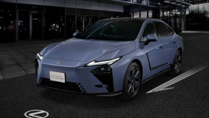 Lexus ES 2026 ra mắt Châu Á: Sedan hạng sang được bổ sung chức năng khử mùi cho khu vực để chân