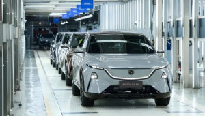 Những chiếc Mazda EZ-60 đầu tiên chính thức xuất xưởng