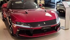 Ferrari 12Cilindri đầu tiên được bàn giao tại ĐNA: Chờ ngày về Việt Nam