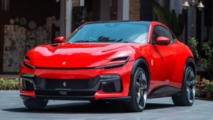 Cận cảnh Ferrari Purosangue lần đầu lăn bánh tại Việt Nam, giá niêm yết khoảng 40 tỷ đồng