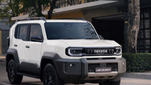 Toyota chính thức giới thiệu Land Cruiser FJ tại Việt Nam: Giá từ 1,198 tỷ đồng, nhập khẩu Thái Lan
