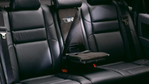 Tại Việt Nam, ô tô nào tích hợp sẵn ghế an toàn trẻ em?