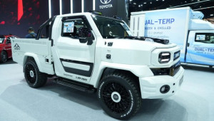 Chiêm ngưỡng Toyota Hilux Champ độ Brabus: Khi xe tải thực dụng hóa thành chiến binh đường phố