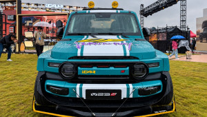 iCAUR V23 drift như xe đua, phô diễn khả năng tùy biến của SUV điện