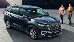 Toyota Innova 2023 tiếp tục cháy hàng tại Ấn Độ, khách đặt muộn phải chờ tới một năm