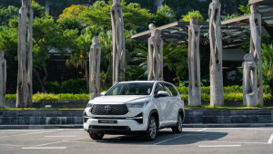 Toyota Innova Cross chính thức ra mắt tại Việt Nam: Thiết kế ấn tượng, giá từ 810 triệu đồng