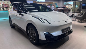 Lynk & Co 02 xuất hiện tại đại lý: SUV điện chạy 435 km/sạc, giá dự kiến từ 899 triệu đồng