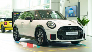 Mini Cooper John Cooper Works 3 cửa ra mắt Việt Nam: Giá 2,529 tỷ đồng