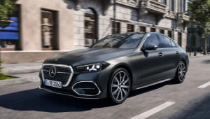 Mercedes-Benz C-Class nâng cấp lớn với lưới tản nhiệt phát sáng, hệ điều hành tích hợp AI có thể trò chuyện như con người