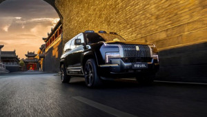Yangwang U8L bắt đầu được nhận cọc: SUV hạng sang giá 4,55 tỷ VNĐ