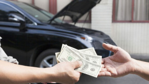 Nghề bán ô tô: Thu nhập nghìn đô và những góc khuất phía sau mỗi hợp đồng