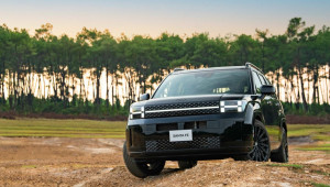 Những mẫu xe gầm cao 7 chỗ có giá khoảng 1 tỷ đồng tại Việt Nam