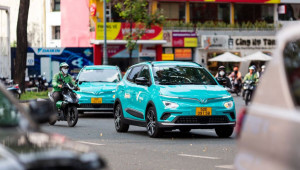 100% taxi chạy xăng, dầu ở Hà Nội phải chuyển sang sử dụng điện, năng lượng xanh vào 2030