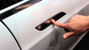 Trung Quốc cấm tay nắm cửa ẩn từ 2027: Bài học đắt giá về an toàn trên ô tô điện