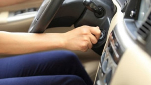 Những thiết bị điện vẫn hoạt động dù ô tô tắt máy