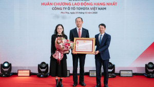 Toyota vinh dự nhận Huân chương Lao động hạng nhất
