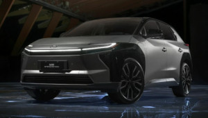 Toyota bZ4X ra mắt Đông Nam Á: SUV điện giá từ 1,2 tỷ VNĐ