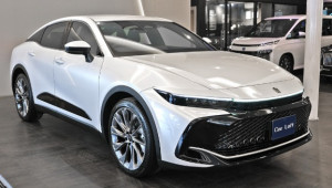 Toyota Crown Crossover 2023 bất ngờ đổ bộ Đông Nam Á: Thiết kế tuyệt đẹp, nội thất như xe sang Lexus