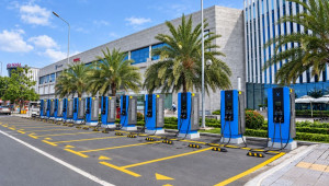 Trạm sạc xe điện phải tương thích kỹ thuật, nhưng không bắt buộc mô hình dùng chung