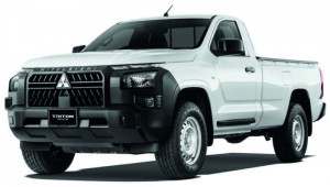 Mitsubishi Triton Single Cab AT ra mắt với số tự động 6 cấp, khóa vi sai và cảm biến lùi