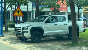 Mitsubishi Triton 2024 tiếp tục lộ diện trên đường phố Việt Nam trước thềm ra mắt