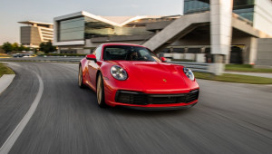 Không giữ gìn cẩn thận, 200 Giám đốc Điều hành bị thu hồi lại xe Porsche đã trợ cấp