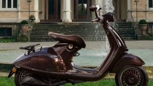 Vespa 946 Horse 2026 trình làng: Siêu phẩm giới hạn chỉ 888 xe cho dân chơi năm Bính Ngọ