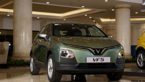 VinFast công bố giá thay pin và chi phí phụ tùng cho khách hàng mua xe điện VF 5 Plus