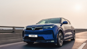 VinFast cân nhắc trang bị động cơ xăng nhỏ cho VF 9 để mở rộng phạm vi hoạt động