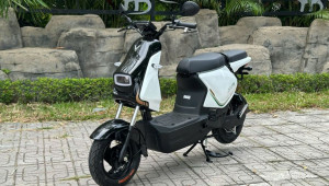 Cận cảnh VinFast Amio S2 giá 12 triệu đồng, xe máy điện không cần bằng lái dành cho học sinh