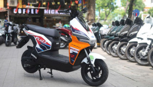 Thị trường xe mùa tựu trường “nóng” sớm: VinFast Flazz Max chiếm sóng với ưu thế đổi pin
