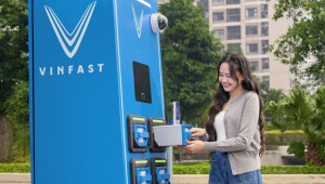 V-Green hợp tác EVNHANOI triển khai 10.000 tủ đổi pin xe máy điện
