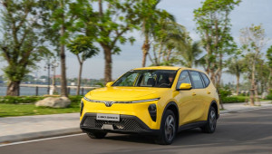 Thị trường ô tô Việt tháng 3 bùng nổ, xe điện VinFast áp đảo hoàn toàn các đối thủ truyền thống